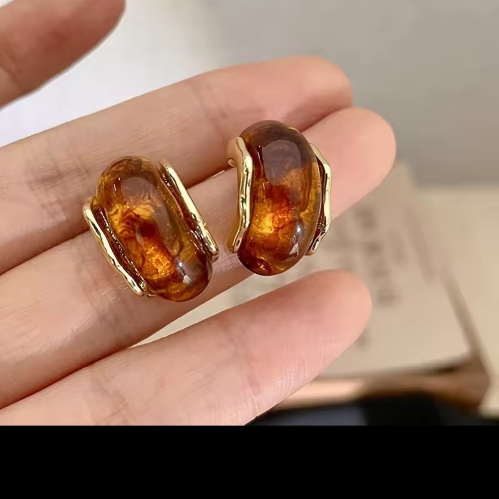 Amber Gold Women's Earrings. ((NEW))